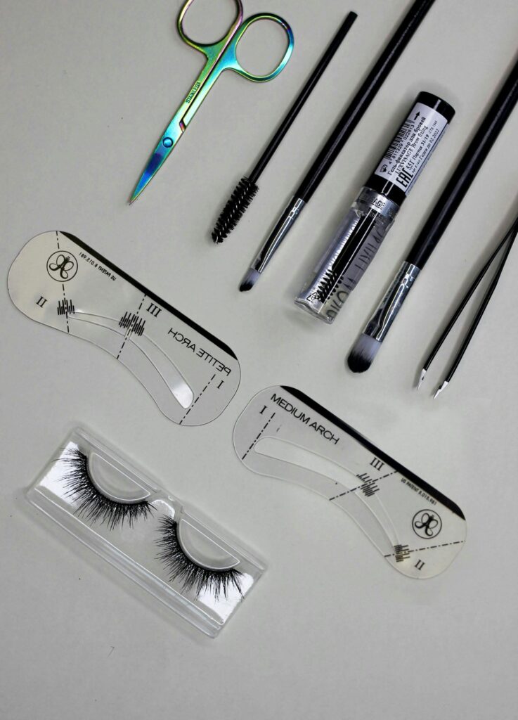 Eyelashes and Essentials Voguegenics Where Style Sass and Life Hacks Collide Eyelashes and Essentials